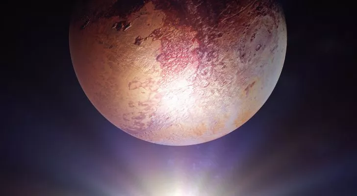 Плутон е осветен от Слънцето