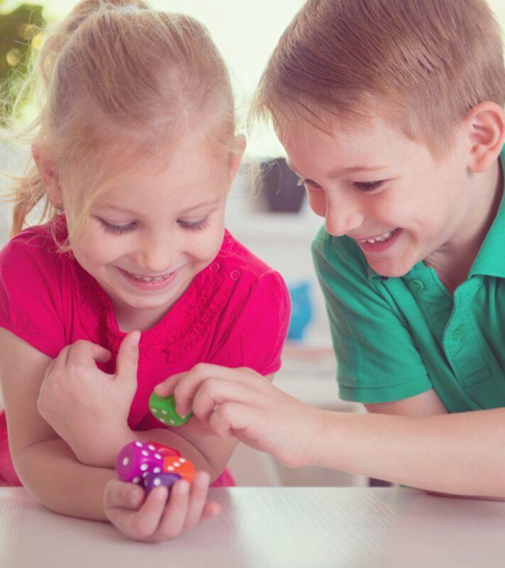 15 лесни, но забавни игри със зарове за деца 2 117792 15 easy yet fun dice games for kids to play