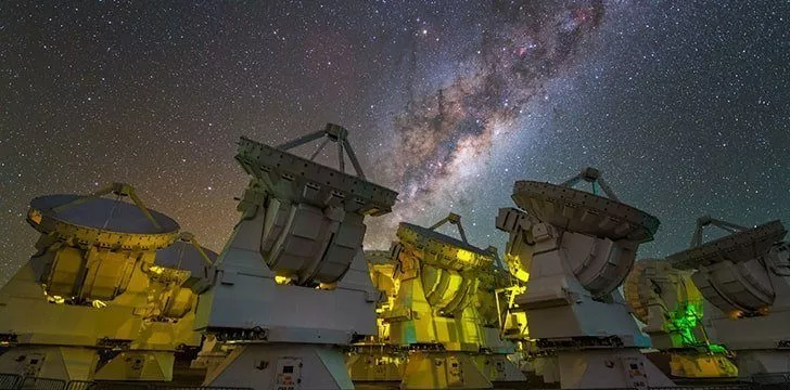 Млечният път мирише на ром и има вкус на малини 4 Sagittarius B2 всъщност съдържа достатъчно етилов алкохол, за да напълни 400 трилиона, трилиона пинти бира.