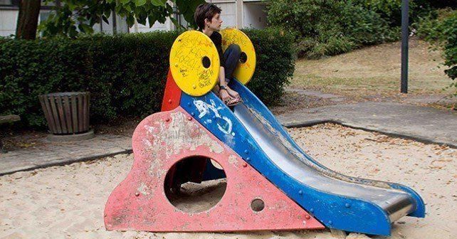 Мястото за кремация на Хитлер вече е детска площадка 2 Мястото за кремация на Хитлер вече е детска площадка