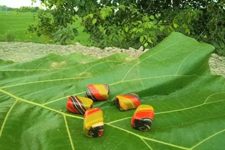 Anchankal/Kallankal, традиционна индийска игра за деца Anchankal/Kallankal, традиционна индийска игра за деца