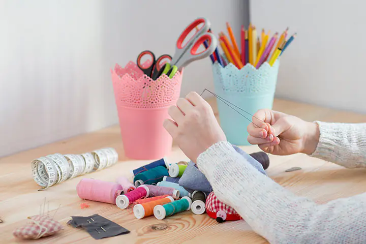 Thread A Needle едноминутна игра за деца Thread A Needle едноминутна игра за деца