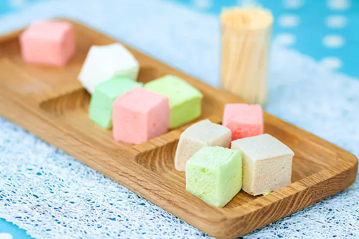 Едноминутна игра за деца Marshmallow And Toothpick Structures Едноминутна игра за деца Marshmallow And Toothpick Structures