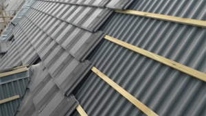 Хидроизолация на панелен покрив: Най-ефективните методи за защита от влага и протичане