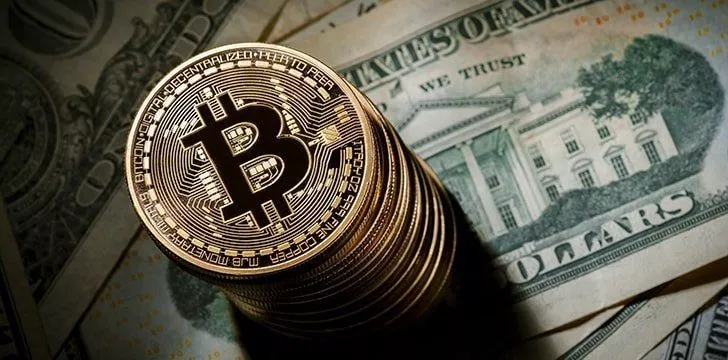 Какво е биткойн? 10 факта, които трябва да знаете 15 Биткойните нямат присъща или зададена стойност.