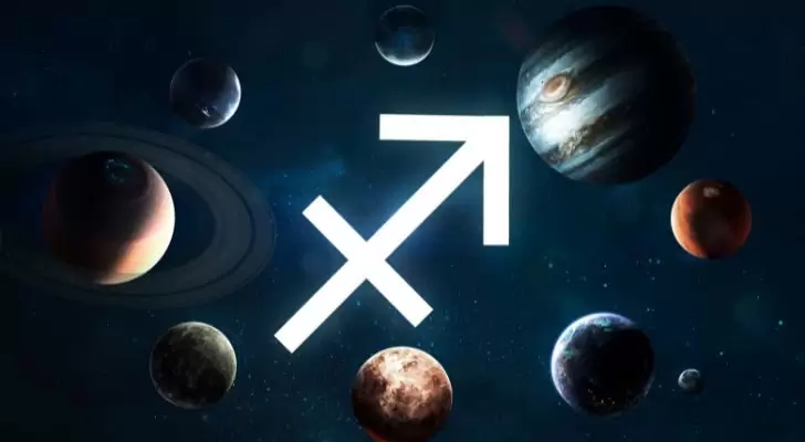 Изненадващи факти за зодиакалния знак Стрелец 11 Знак Стрелец, заобиколен от планети