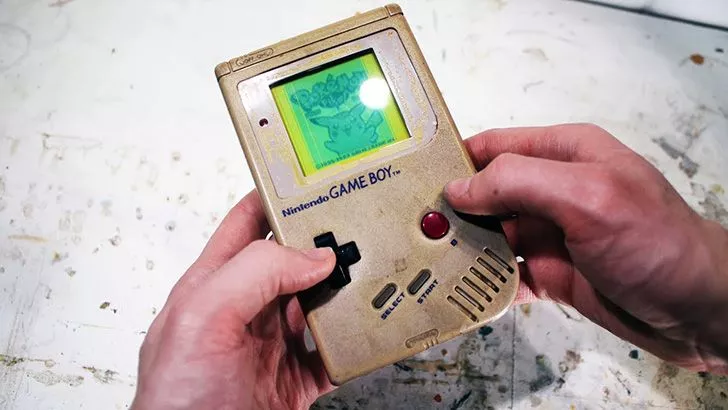 100 изненадващи технологични факта, които не знаете 139 Nintendo Game Boy отиде в космоса.