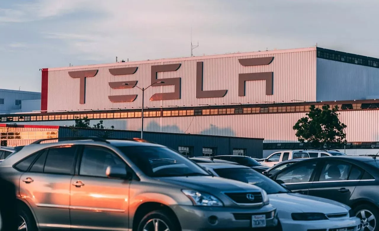 Tesla има нов проблем: лизинговите компании са недоволни 60 Начало