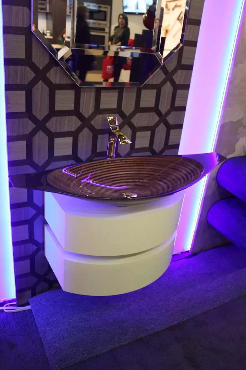 Невероятни дизайни на мивки за баня, които ще ви харесат 28 Кръгла мивка Dutchmaster Midnight Floral Carillon®